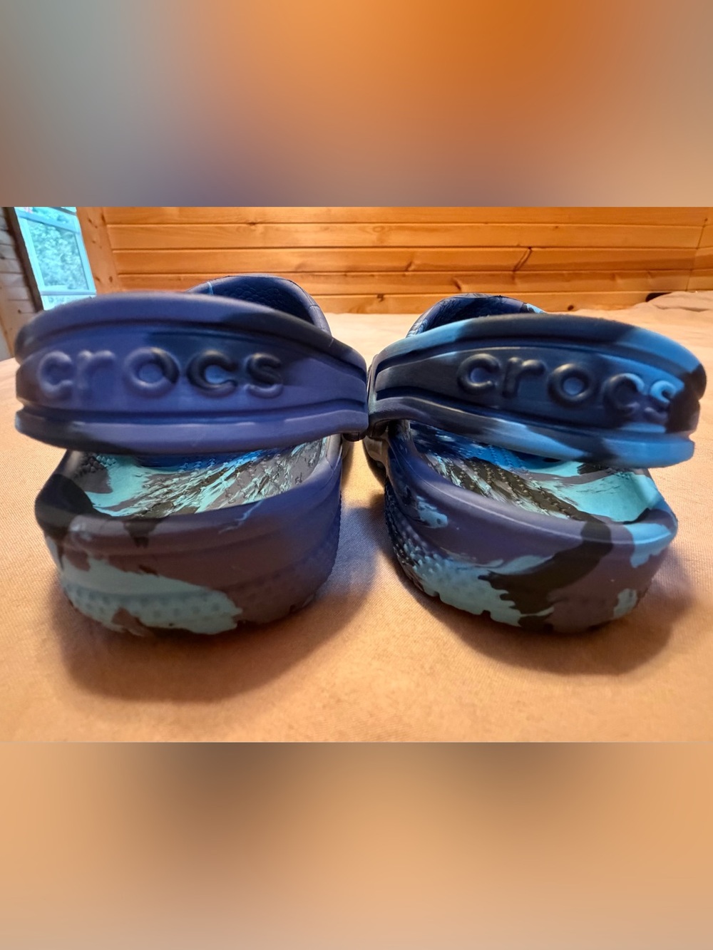 Crocs Classic Marbled Clogs - Picture 4 of 10